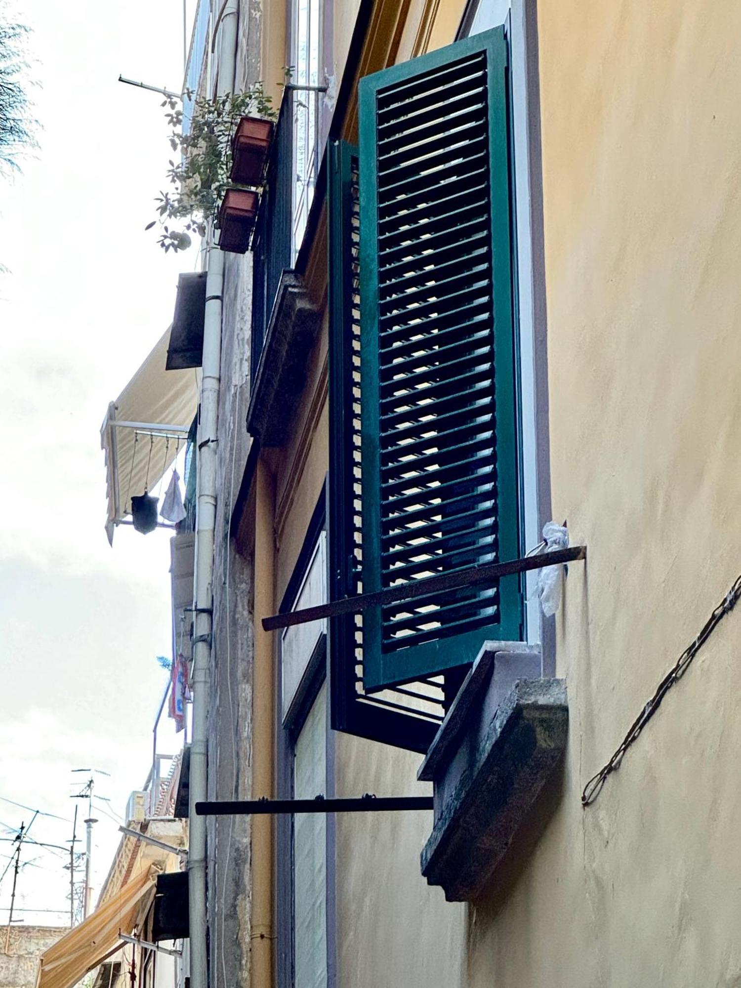 ナポリCarlito'S House- Un'Intera Casa Al Centro Storicoアパートメント エクステリア 写真